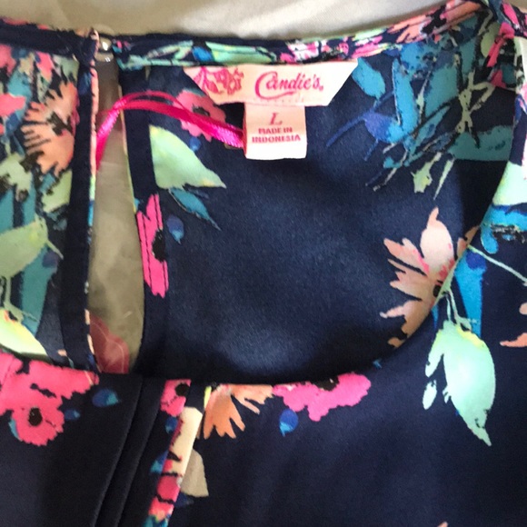 Top - Picture 2 of 3